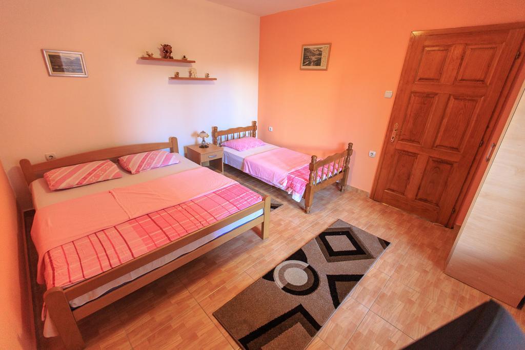 Apartments Vitic Sutomore Pokoj fotografie