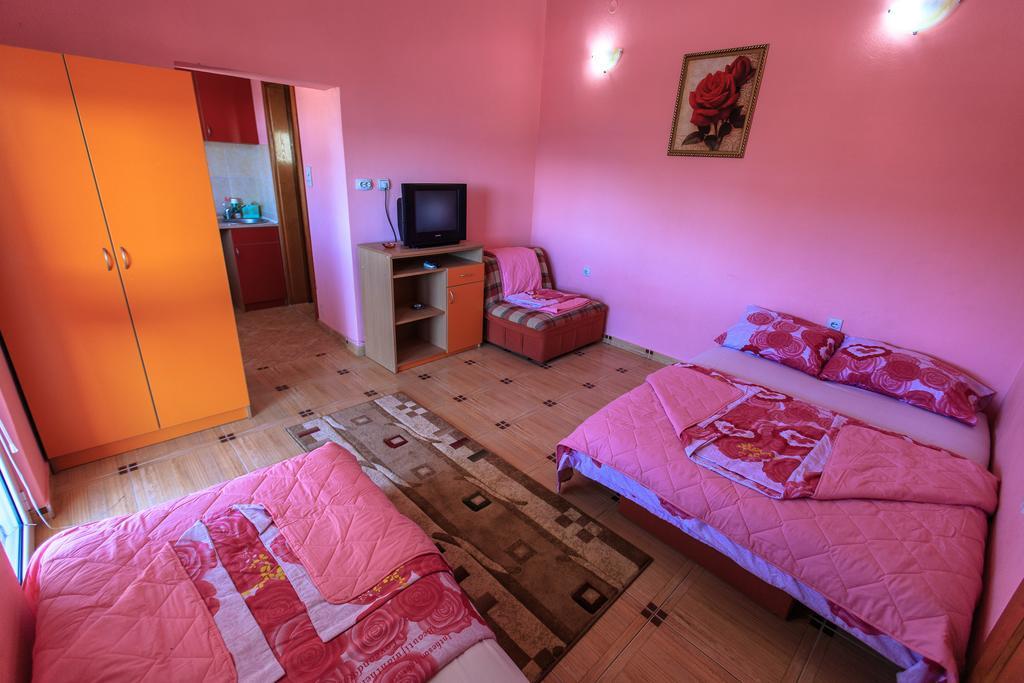 Apartments Vitic Sutomore Pokoj fotografie