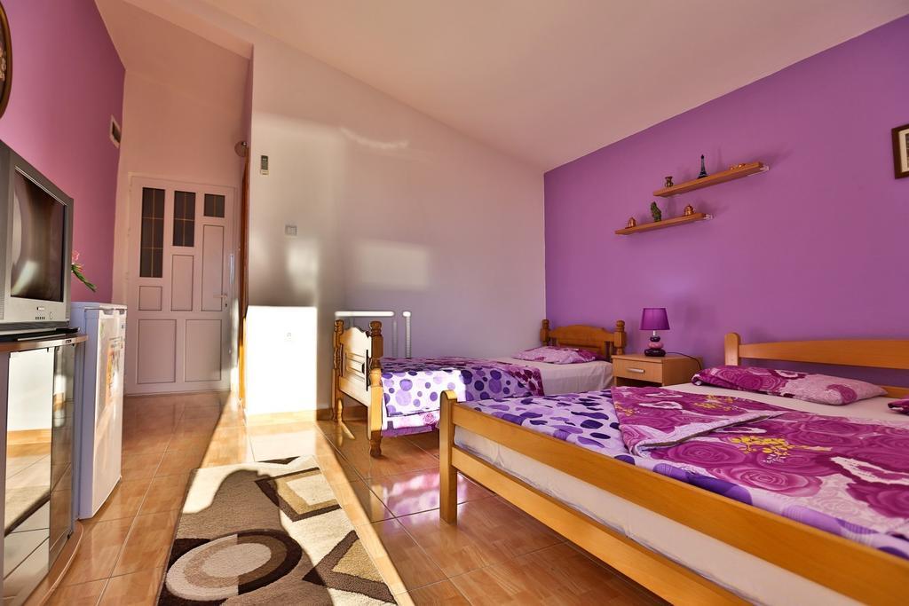 Apartments Vitic Sutomore Pokoj fotografie