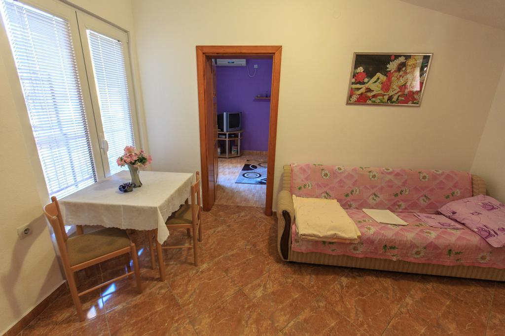 Apartments Vitic Sutomore Pokoj fotografie