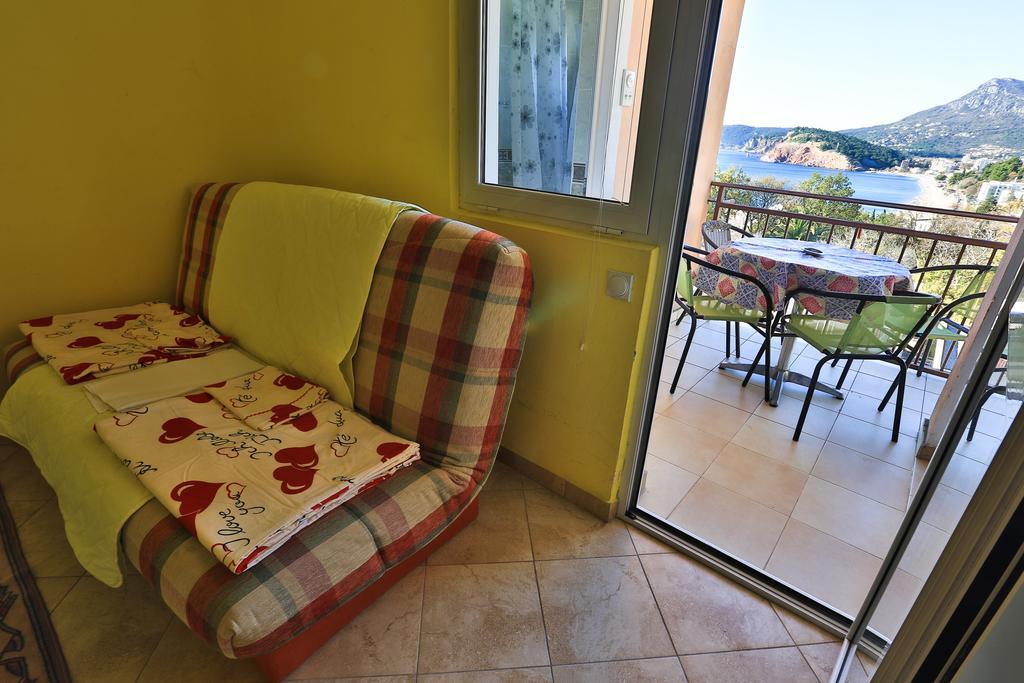 Apartments Vitic Sutomore Pokoj fotografie